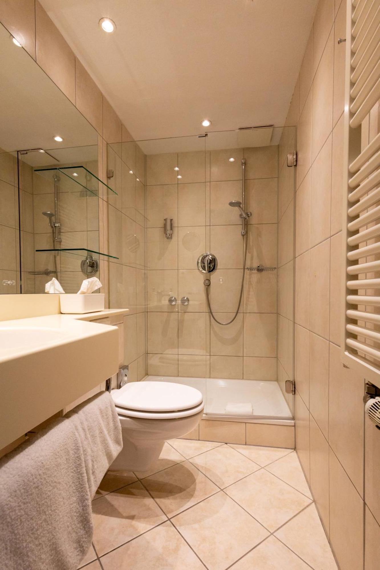 Hotel Fischerhaus Дюселдорф Екстериор снимка