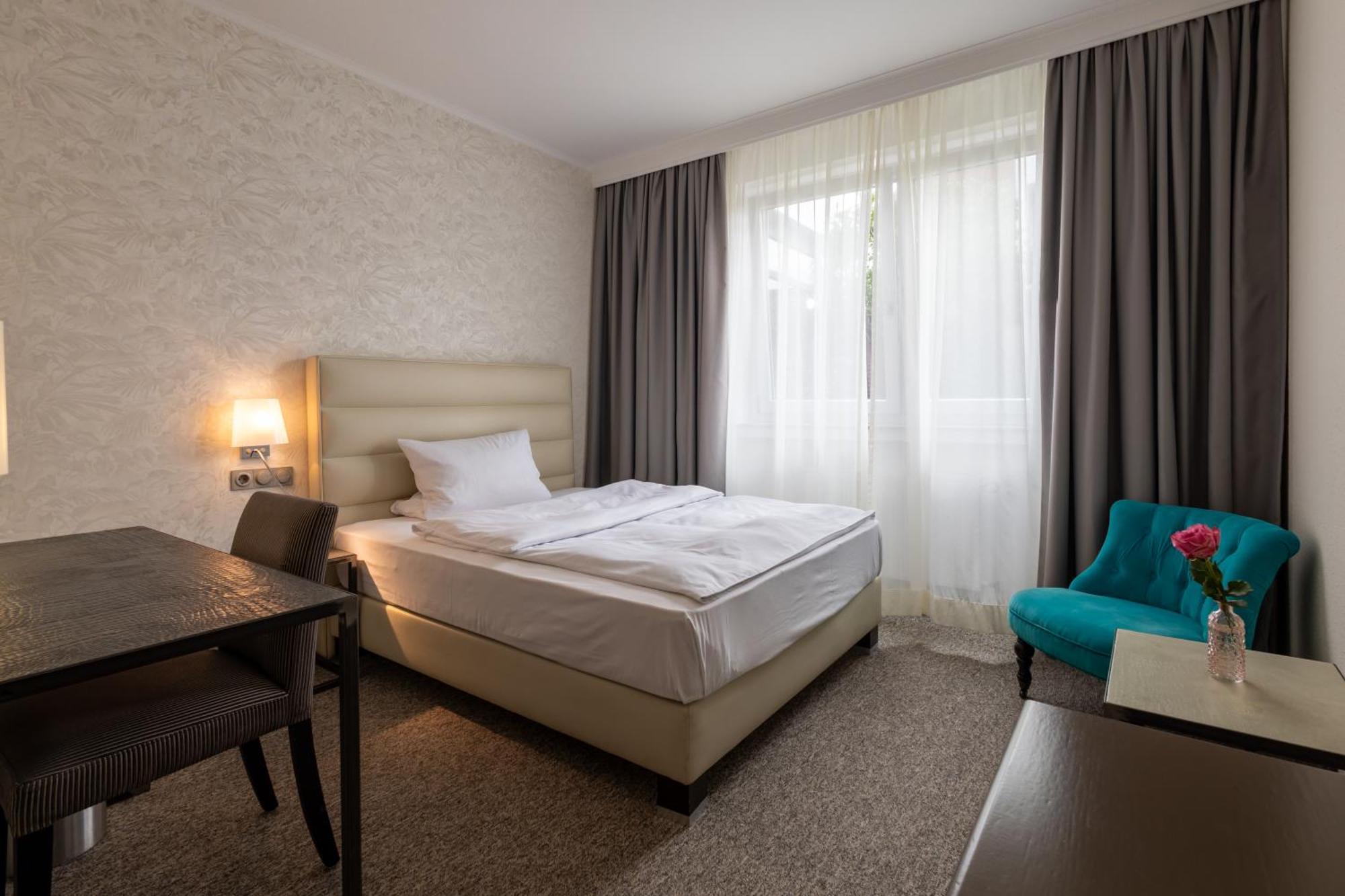 Hotel Fischerhaus Дюселдорф Екстериор снимка