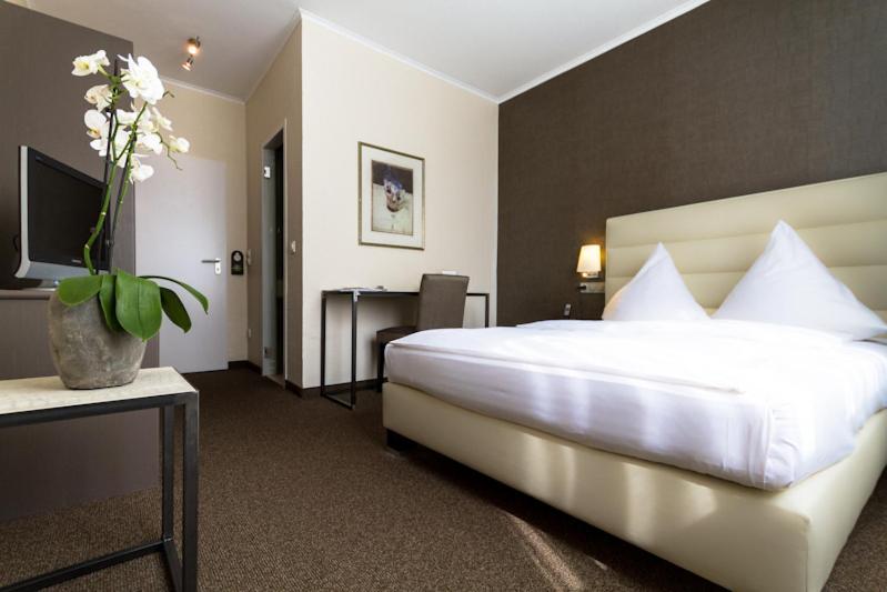 Hotel Fischerhaus Дюселдорф Екстериор снимка